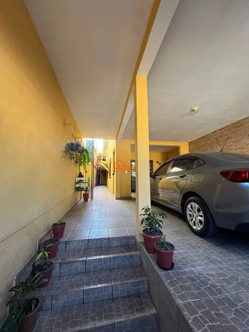 Sobrado com 2 quartos à venda, 228m2 em Jardim Columbia, Maua - SP - imagem 1 Foto 1 de Sobrado com 2 quartos à venda, 228m2 em Jardim Columbia, Maua - SP