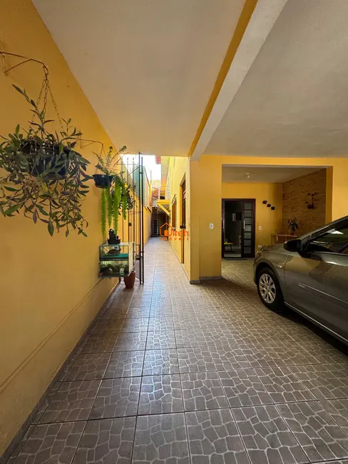 Sobrado com 2 quartos à venda, 228m2 em Jardim Columbia, Maua - SP - imagem 2 Foto 2 de Sobrado com 2 quartos à venda, 228m2 em Jardim Columbia, Maua - SP