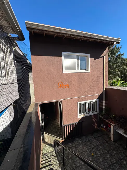 Sobrado com 3 quartos à venda, 157m2 em Vila Nossa Senhora das Vitórias, Maua - SP - imagem 1 Foto 1 de Sobrado com 3 quartos à venda, 157m2 em Vila Nossa Senhora das Vitórias, Maua - SP