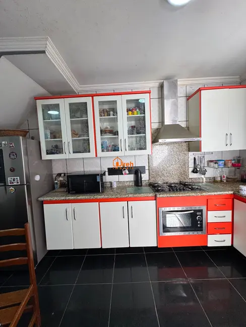 Sobrado com 3 quartos à venda, 157m2 em Vila Nossa Senhora das Vitórias, Maua - SP - imagem 9 Foto 9 de Sobrado com 3 quartos à venda, 157m2 em Vila Nossa Senhora das Vitórias, Maua - SP