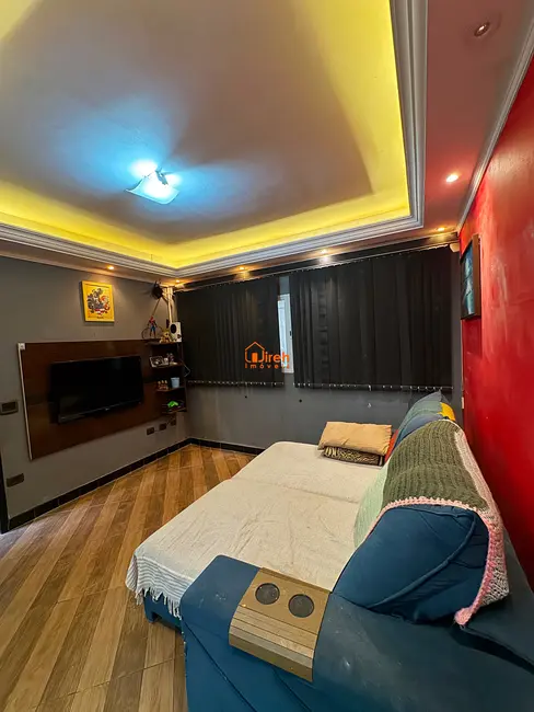 Sobrado com 3 quartos à venda, 157m2 em Vila Nossa Senhora das Vitórias, Maua - SP - imagem 3 Foto 3 de Sobrado com 3 quartos à venda, 157m2 em Vila Nossa Senhora das Vitórias, Maua - SP