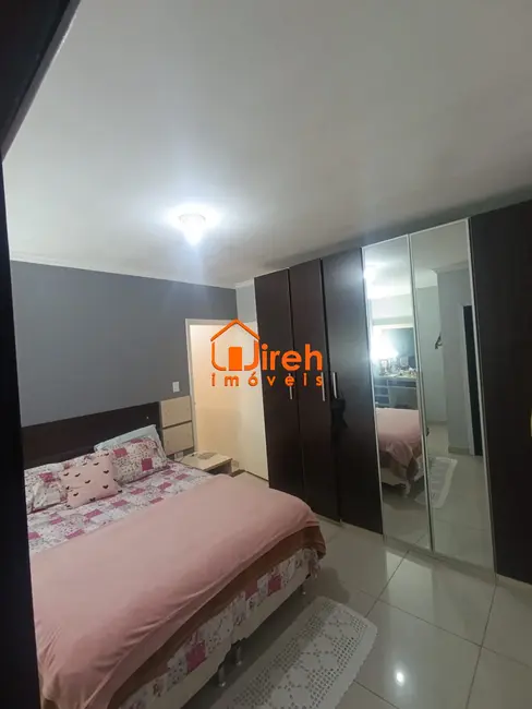 Sobrado com 3 quartos à venda, 185m2 em Jardim Guapituba, Maua - SP - imagem 9 Foto 9 de Sobrado com 3 quartos à venda, 185m2 em Jardim Guapituba, Maua - SP