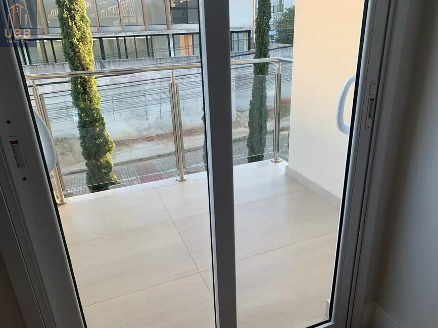 Casa com 3 quartos à venda, 284m2 em Jardim Amália, Volta Redonda - RJ - imagem 3 Foto 3 de Casa com 3 quartos à venda, 284m2 em Jardim Amália, Volta Redonda - RJ