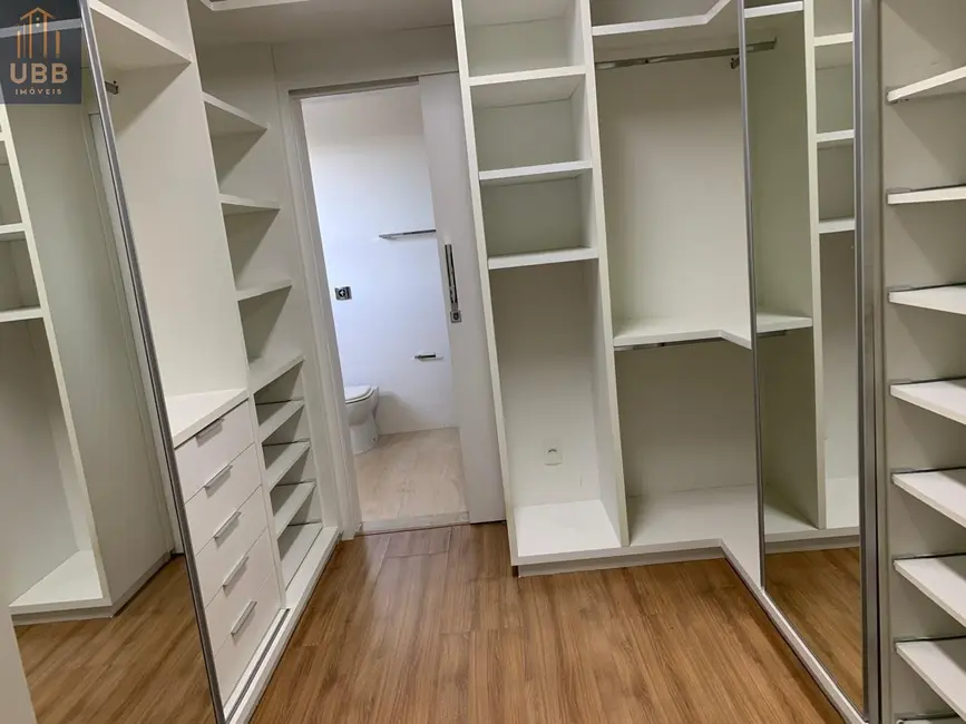 Casa com 3 quartos à venda, 284m2 em Jardim Amália, Volta Redonda - RJ - imagem 5 Foto 5 de Casa com 3 quartos à venda, 284m2 em Jardim Amália, Volta Redonda - RJ