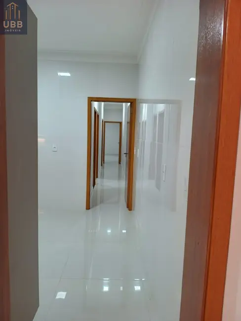 Casa com 3 quartos à venda, 114m2 em Centro, Indaiatuba - SP - imagem 2 Foto 2 de Casa com 3 quartos à venda, 114m2 em Centro, Indaiatuba - SP