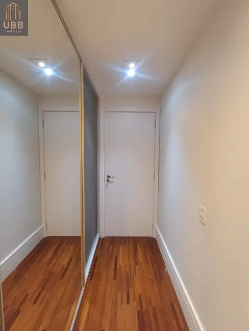 Apartamento com 3 quartos para alugar, 198m2 em Barueri - SP - imagem 4 Foto 4 de Apartamento com 3 quartos para alugar, 198m2 em Barueri - SP