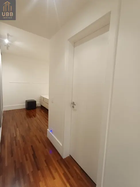 Apartamento com 3 quartos para alugar, 198m2 em Barueri - SP - imagem 6 Foto 6 de Apartamento com 3 quartos para alugar, 198m2 em Barueri - SP