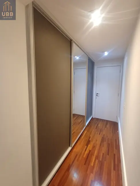 Apartamento com 3 quartos para alugar, 198m2 em Barueri - SP - imagem 5 Foto 5 de Apartamento com 3 quartos para alugar, 198m2 em Barueri - SP