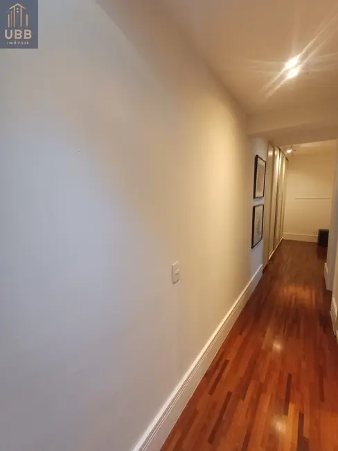 Apartamento com 3 quartos para alugar, 198m2 em Barueri - SP - imagem 2 Foto 2 de Apartamento com 3 quartos para alugar, 198m2 em Barueri - SP