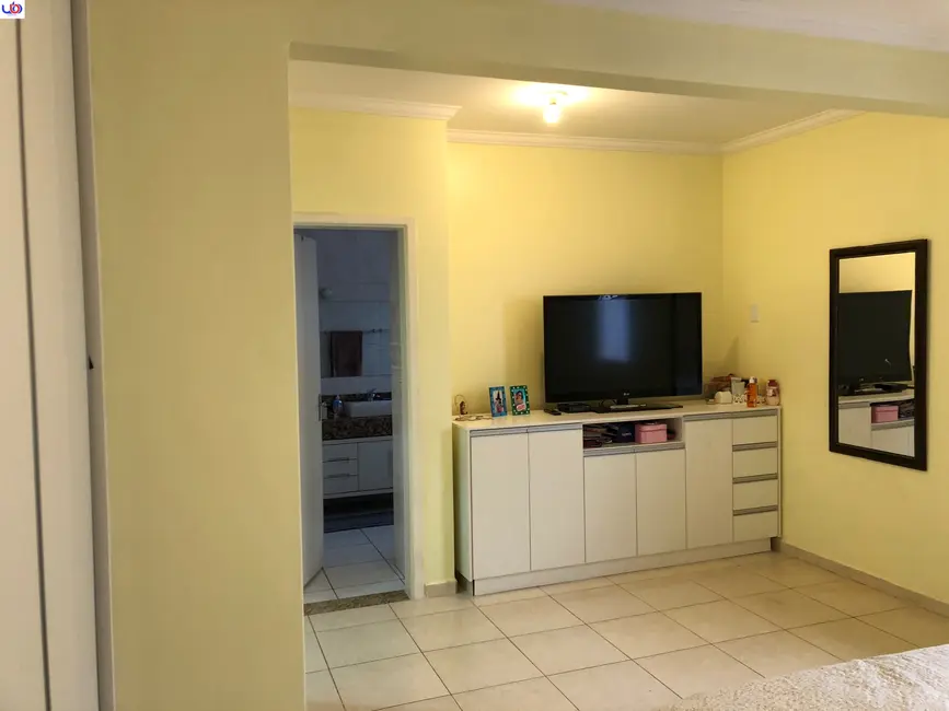 Casa com 4 quartos à venda, 352m2 em Vila Alpes Suíços, Indaiatuba - SP - imagem 8 Foto 8 de Casa com 4 quartos à venda, 352m2 em Vila Alpes Suíços, Indaiatuba - SP