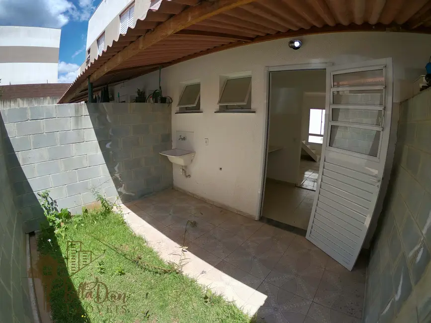 Foto 3 de Casa de Condomínio com 2 quartos à venda e para alugar, 49m2 em Água Espraiada (Caucaia do Alto), Cotia - SP