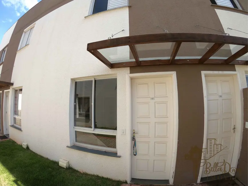 Foto 3 de Casa de Condomínio com 2 quartos para alugar, 49m2 em Água Espraiada (Caucaia do Alto), Cotia - SP