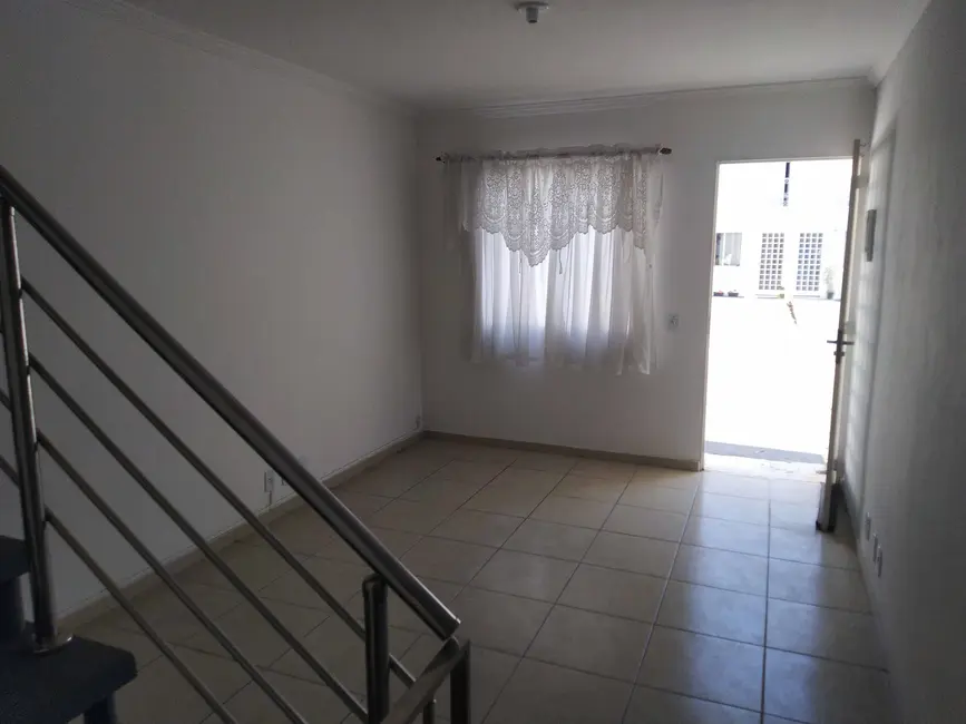 Foto 9 de Casa de Condomínio com 2 quartos à venda, 70m2 em Vila Monte Serrat, Cotia - SP