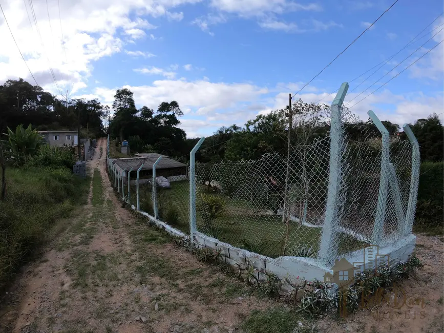 Chácara com 2 quartos à venda e para alugar, 210m2 em Ibiuna - SP - imagem 4 Foto 4 de Chácara com 2 quartos à venda e para alugar, 210m2 em Ibiuna - SP
