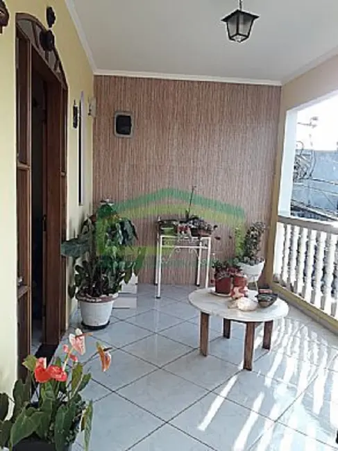 Foto 2 de Sobrado com 2 quartos à venda, 125m2 em Baronesa, Osasco - SP