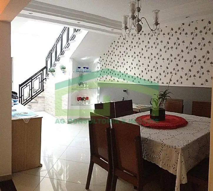 Sobrado com 4 quartos à venda, 200m2 em Jardim Elvira, Osasco - SP - imagem 5 Foto 5 de Sobrado com 4 quartos à venda, 200m2 em Jardim Elvira, Osasco - SP