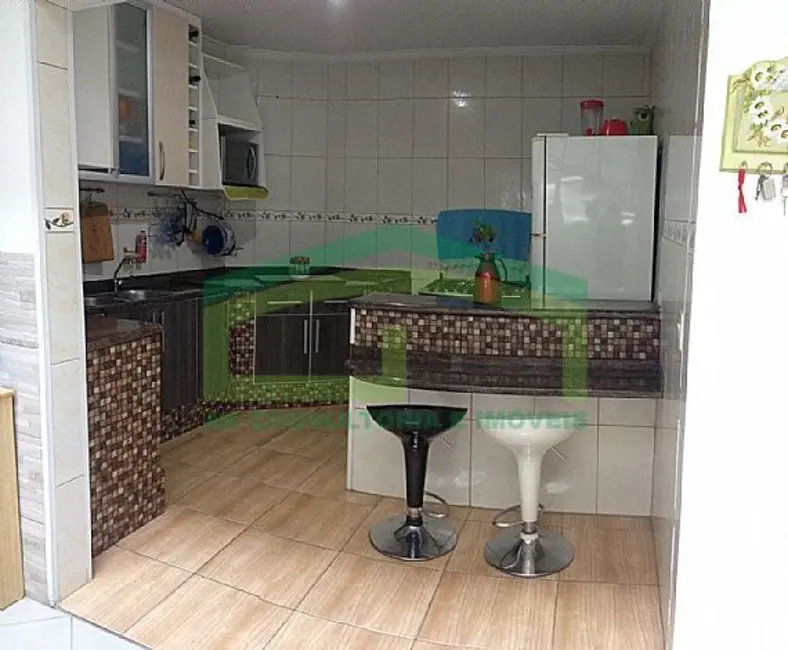 Sobrado com 4 quartos à venda, 200m2 em Jardim Elvira, Osasco - SP - imagem 8 Foto 8 de Sobrado com 4 quartos à venda, 200m2 em Jardim Elvira, Osasco - SP
