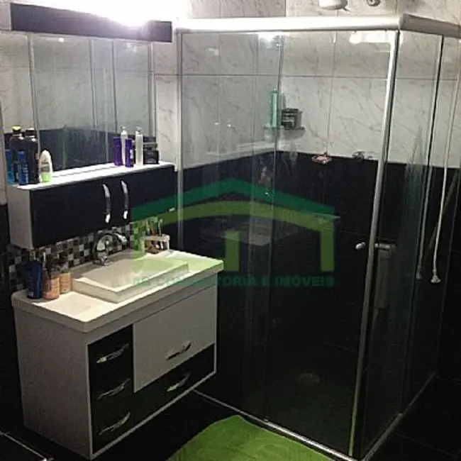 Sobrado com 4 quartos à venda, 200m2 em Jardim Elvira, Osasco - SP - imagem 6 Foto 6 de Sobrado com 4 quartos à venda, 200m2 em Jardim Elvira, Osasco - SP