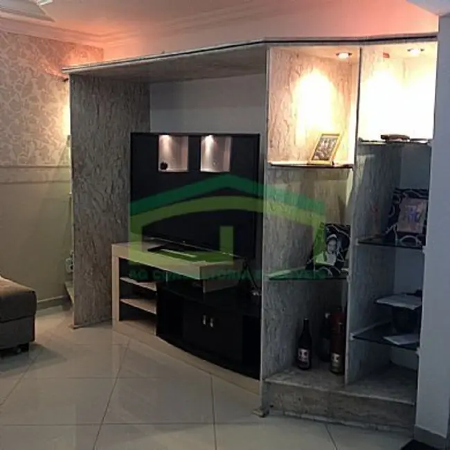 Sobrado com 4 quartos à venda, 200m2 em Jardim Elvira, Osasco - SP - imagem 4 Foto 4 de Sobrado com 4 quartos à venda, 200m2 em Jardim Elvira, Osasco - SP