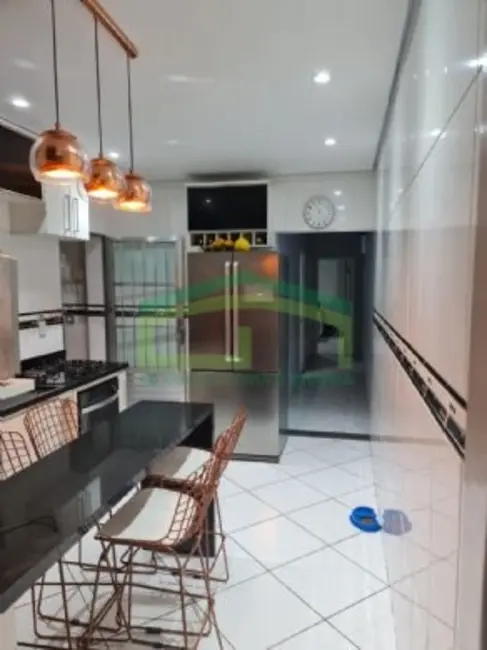 Foto 1 de Casa com 2 quartos à venda, 150m2 em Osasco - SP