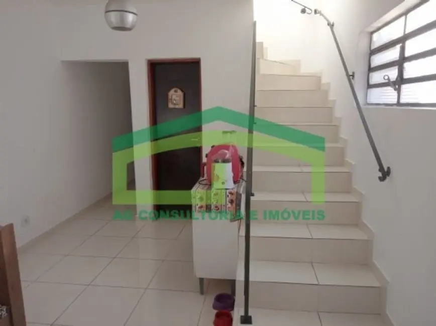 Sobrado com 6 quartos à venda, 450m2 em Baronesa, Osasco - SP - imagem 2 Foto 2 de Sobrado com 6 quartos à venda, 450m2 em Baronesa, Osasco - SP