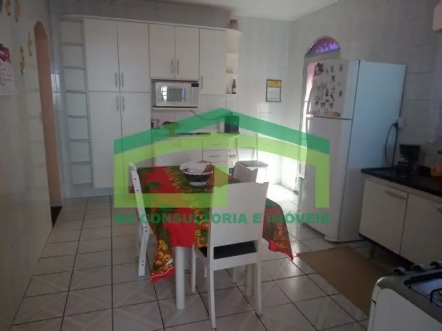 Sobrado com 4 quartos à venda, 300m2 em Helena Maria, Osasco - SP - imagem 9 Foto 9 de Sobrado com 4 quartos à venda, 300m2 em Helena Maria, Osasco - SP