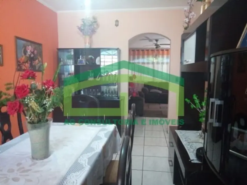 Sobrado com 4 quartos à venda, 300m2 em Helena Maria, Osasco - SP - imagem 8 Foto 8 de Sobrado com 4 quartos à venda, 300m2 em Helena Maria, Osasco - SP