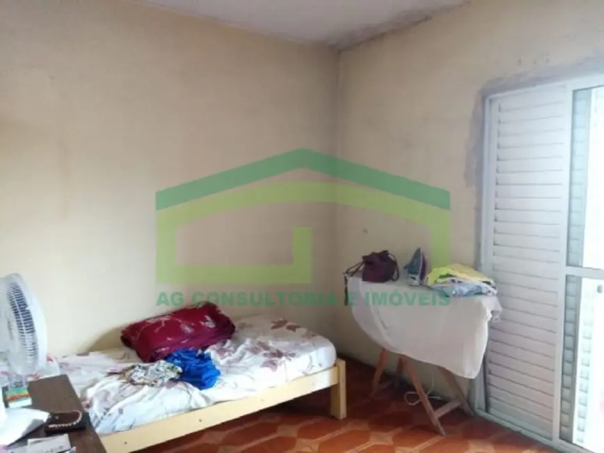 Sobrado com 5 quartos à venda, 213m2 em Jardim Roberto, Osasco - SP - imagem 6 Foto 6 de Sobrado com 5 quartos à venda, 213m2 em Jardim Roberto, Osasco - SP