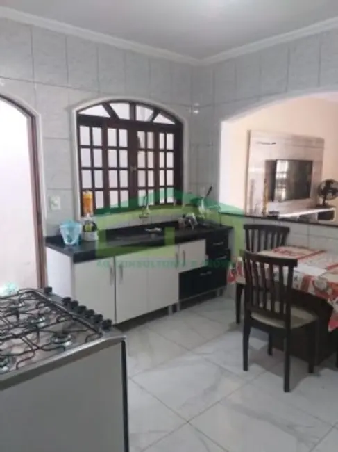 Foto 5 de Sobrado com 5 quartos à venda, 150m2 em Helena Maria, Osasco - SP