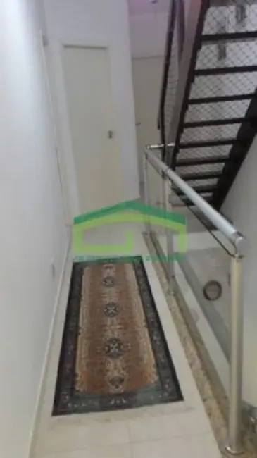 Sobrado com 3 quartos à venda, 250m2 em Jardim Rio das Pedras, Cotia - SP - imagem 5 Foto 5 de Sobrado com 3 quartos à venda, 250m2 em Jardim Rio das Pedras, Cotia - SP