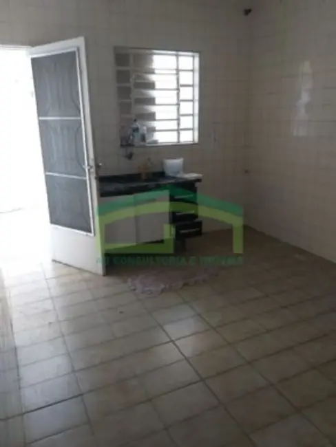 Armazém / Galpão à venda, 350m2 em Rochdale, Osasco - SP - imagem 8 Foto 8 de Armazém / Galpão à venda, 350m2 em Rochdale, Osasco - SP