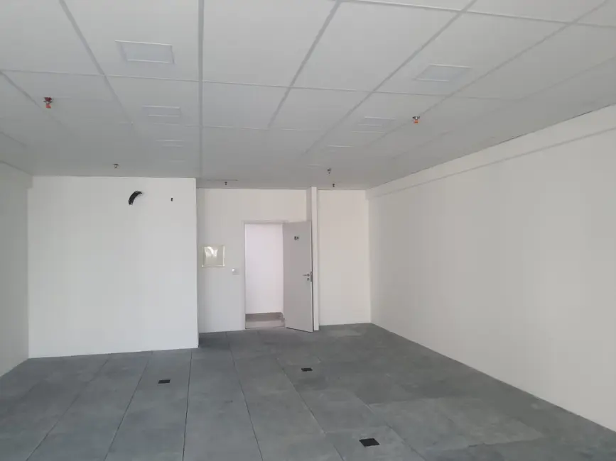 Armazém / Galpão para alugar, 73m2 em Bethaville I, Barueri - SP - imagem 4 Foto 4 de Armazém / Galpão para alugar, 73m2 em Bethaville I, Barueri - SP