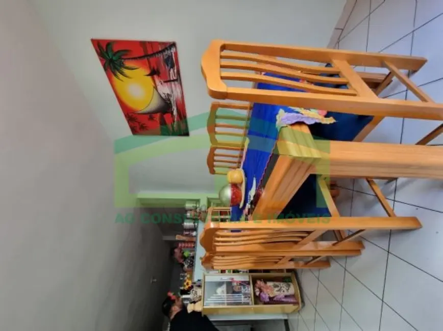 Casa com 3 quartos à venda, 150m2 em Jardim Elvira, Osasco - SP - imagem 5 Foto 5 de Casa com 3 quartos à venda, 150m2 em Jardim Elvira, Osasco - SP