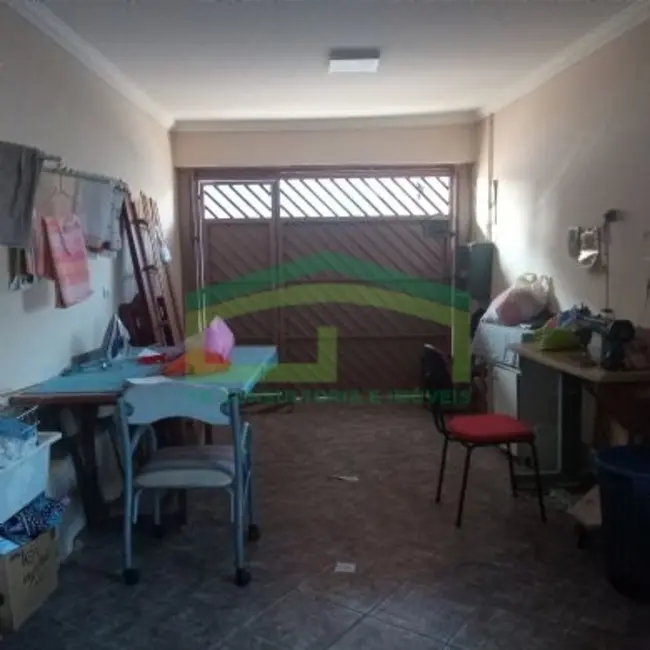 Casa com 4 quartos à venda, 180m2 em Bandeiras, Osasco - SP - imagem 4 Foto 4 de Casa com 4 quartos à venda, 180m2 em Bandeiras, Osasco - SP