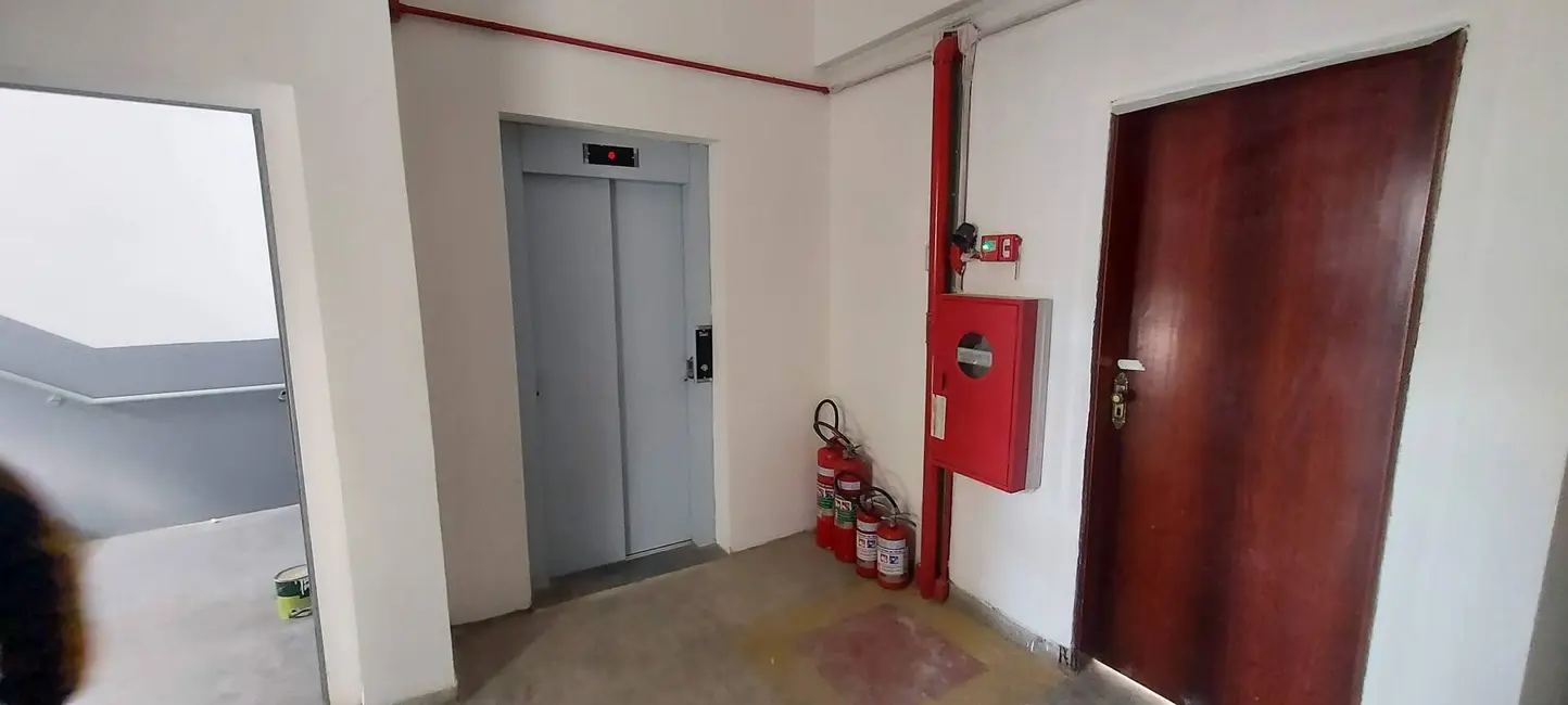 Foto 7 de Sala Comercial para alugar, 900m2 em Vila Santo Antônio, Jandira - SP