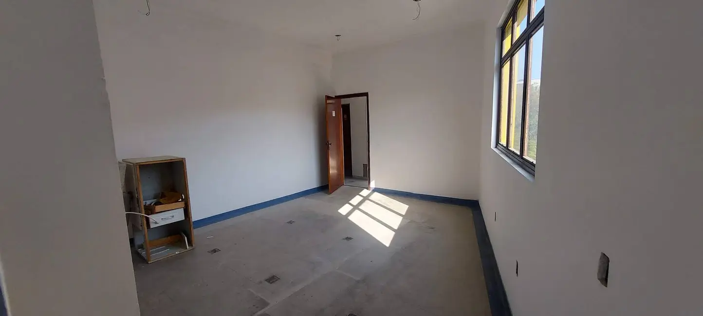 Foto 5 de Sala Comercial para alugar, 900m2 em Vila Santo Antônio, Jandira - SP