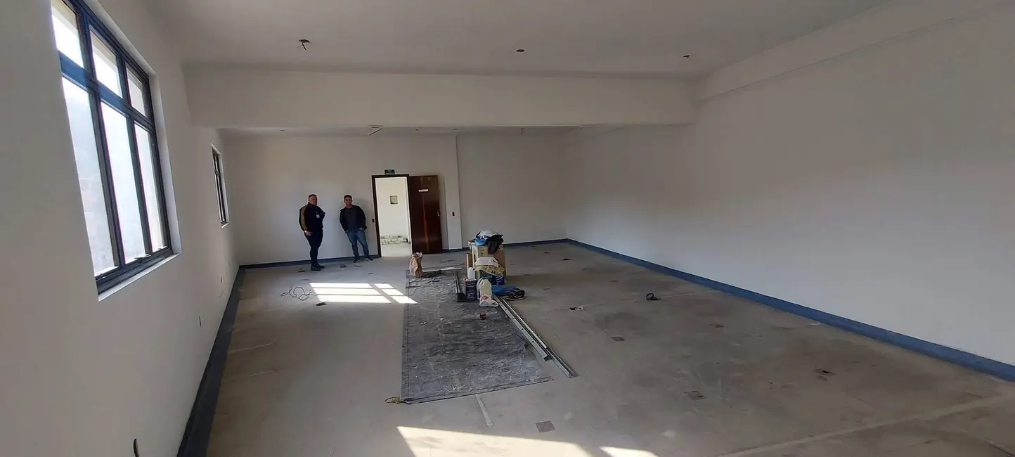 Foto 6 de Sala Comercial para alugar, 900m2 em Vila Santo Antônio, Jandira - SP