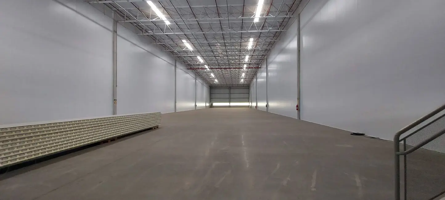 Foto 6 de Armazém / Galpão para alugar, 2542m2 em Itaqui, Itapevi - SP