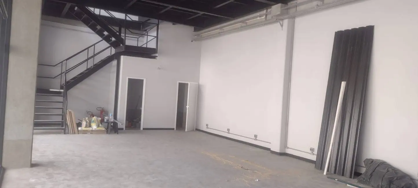 Sala Comercial para alugar, 190m2 em Jardim dos Camargos, Barueri - SP - imagem 3 Foto 3 de Sala Comercial para alugar, 190m2 em Jardim dos Camargos, Barueri - SP