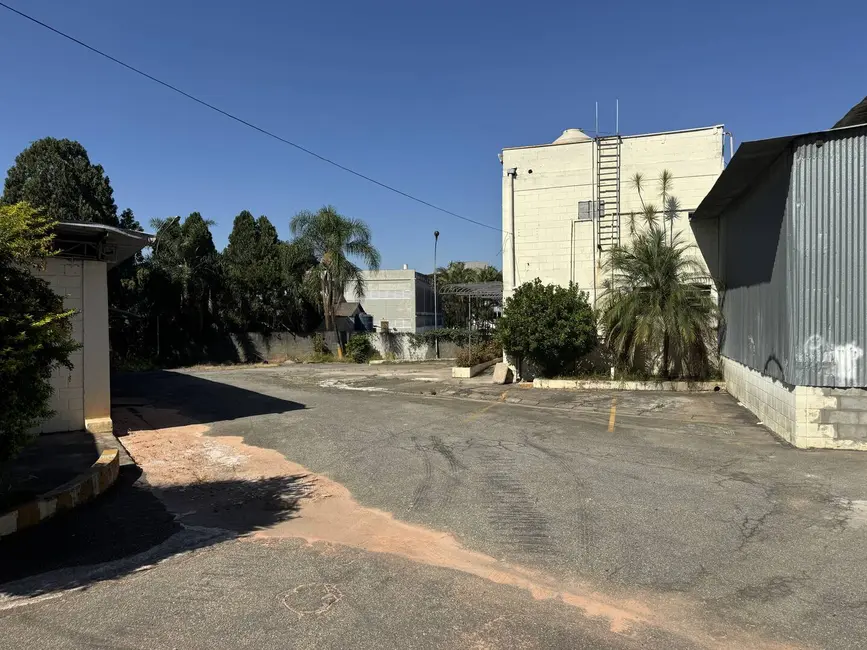 Armazém / Galpão à venda e para alugar, 4000m2 em Vila Engenho Novo, Barueri - SP - imagem 6 Foto 6 de Armazém / Galpão à venda e para alugar, 4000m2 em Vila Engenho Novo, Barueri - SP