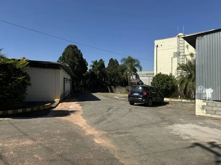 Armazém / Galpão à venda e para alugar, 4000m2 em Vila Engenho Novo, Barueri - SP - imagem 7 Foto 7 de Armazém / Galpão à venda e para alugar, 4000m2 em Vila Engenho Novo, Barueri - SP