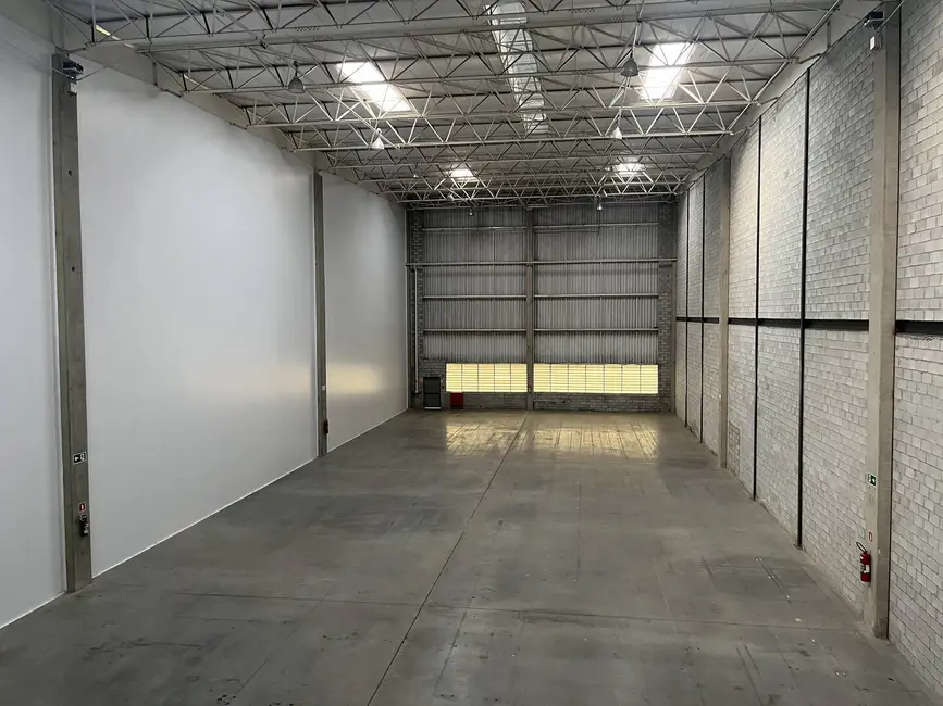 Foto 9 de Armazém / Galpão para alugar, 1645m2 em Itaqui, Itapevi - SP