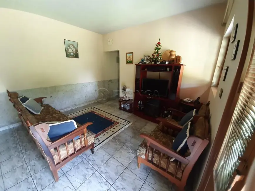 Foto 2 de Chácara com 2 quartos à venda, 162m2 em Guararema - SP