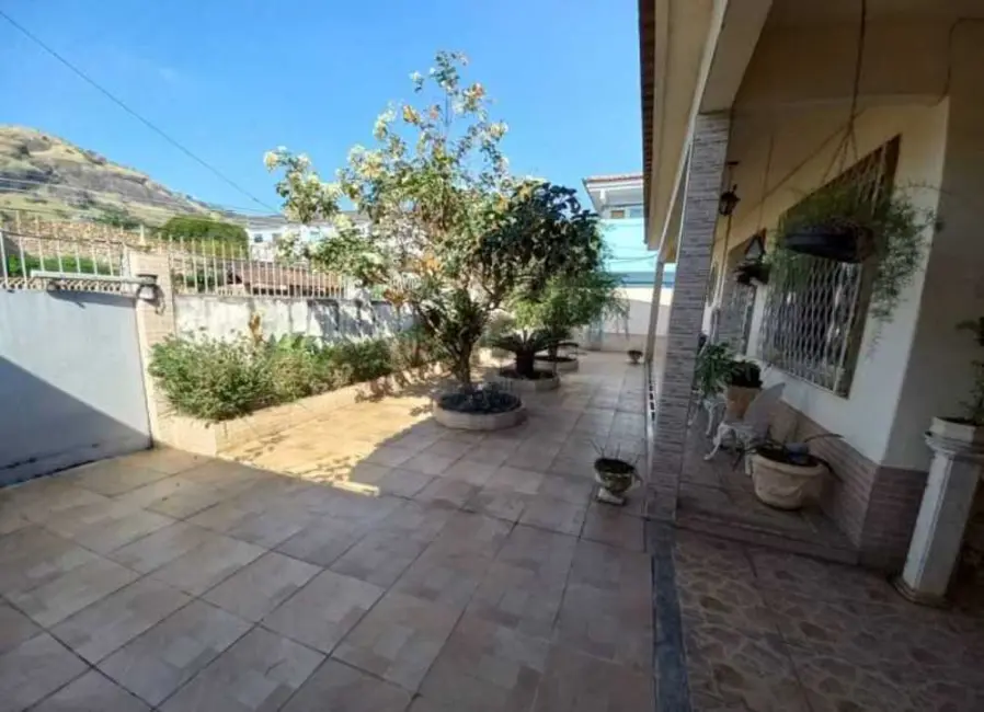 Casa com 3 quartos à venda, 210m2 em Rio De Janeiro - RJ - imagem 1 Foto 1 de Casa com 3 quartos à venda, 210m2 em Rio De Janeiro - RJ