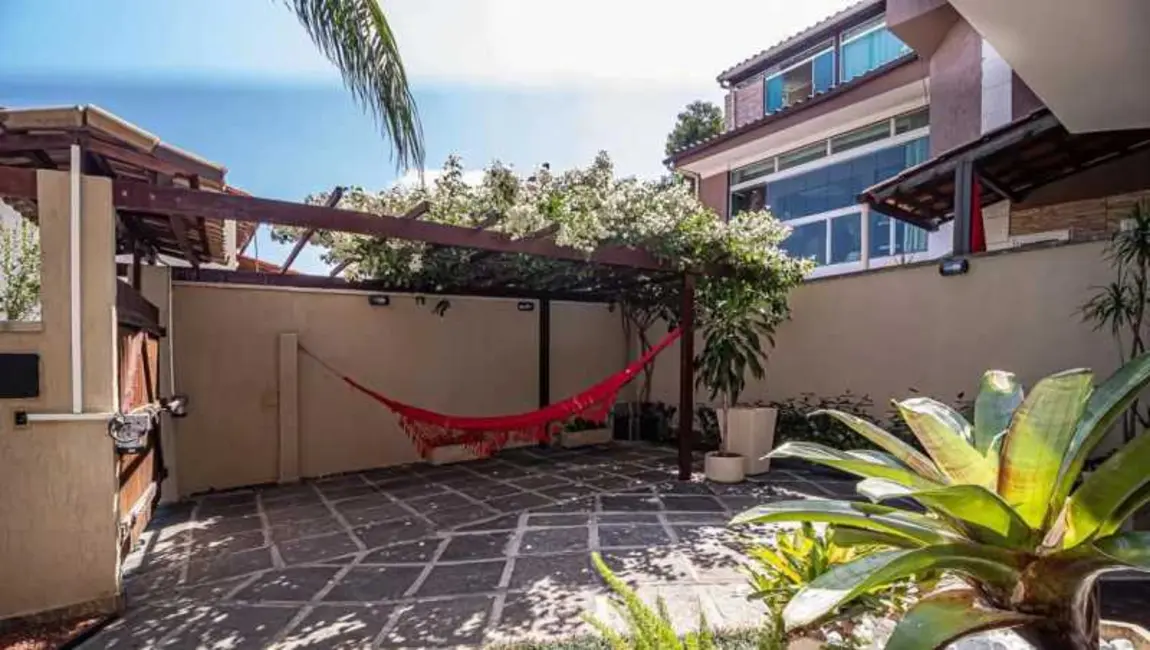 Foto 5 de Casa de Vila com 3 quartos à venda, 130m2 em Rio De Janeiro - RJ