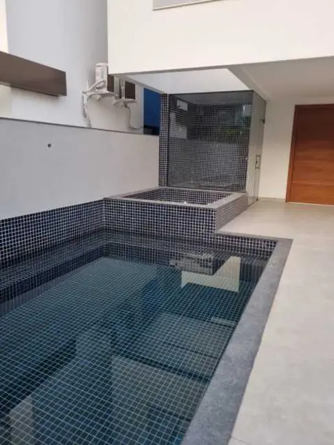Foto 2 de Casa de Condomínio com 4 quartos à venda, 283m2 em Rio De Janeiro - RJ