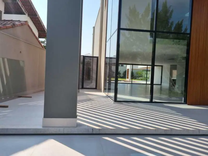 Casa de Condomínio com 5 quartos à venda, 1417m2 em Rio De Janeiro - RJ - imagem 2 Foto 2 de Casa de Condomínio com 5 quartos à venda, 1417m2 em Rio De Janeiro - RJ