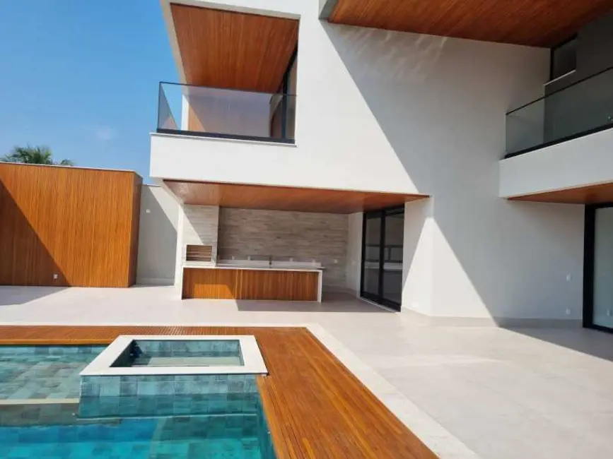 Casa de Condomínio com 5 quartos à venda, 1417m2 em Rio De Janeiro - RJ - imagem 5 Foto 5 de Casa de Condomínio com 5 quartos à venda, 1417m2 em Rio De Janeiro - RJ