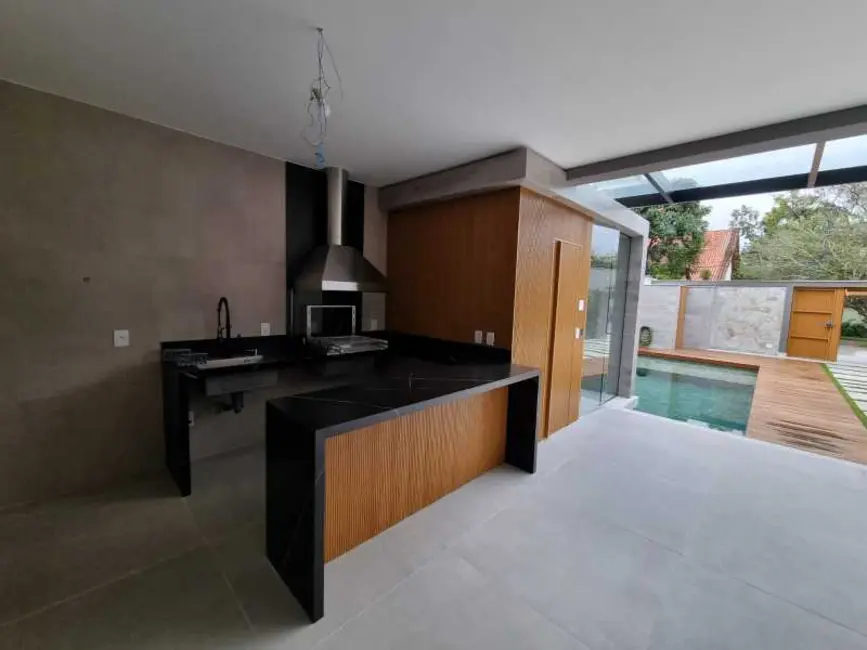 Casa de Condomínio com 4 quartos à venda, 480m2 em Rio De Janeiro - RJ - imagem 5 Foto 5 de Casa de Condomínio com 4 quartos à venda, 480m2 em Rio De Janeiro - RJ