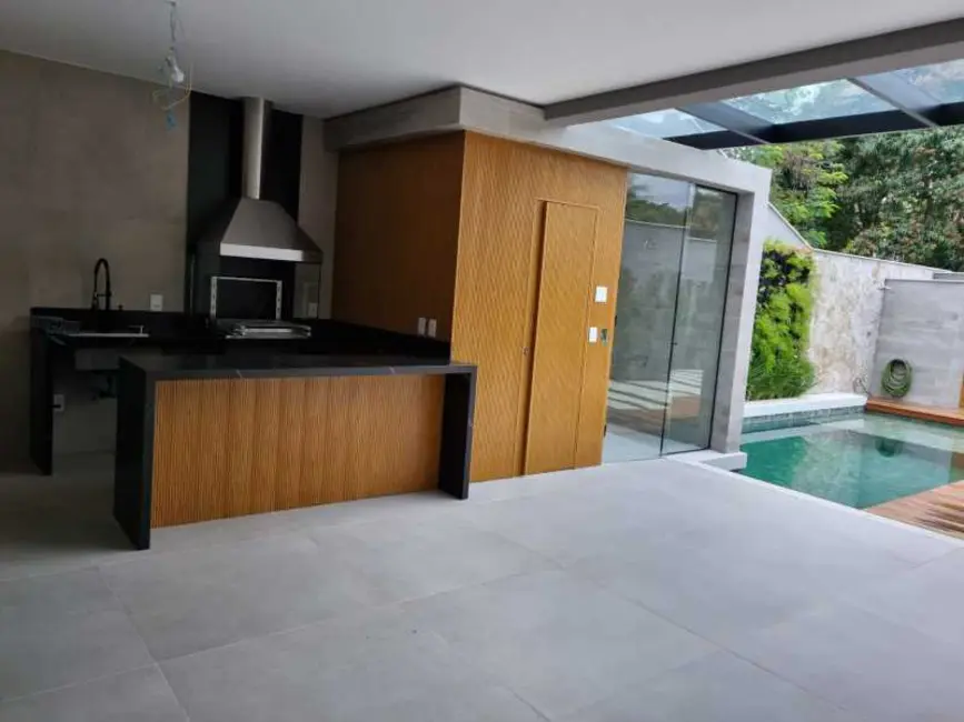 Casa de Condomínio com 4 quartos à venda, 480m2 em Rio De Janeiro - RJ - imagem 7 Foto 7 de Casa de Condomínio com 4 quartos à venda, 480m2 em Rio De Janeiro - RJ